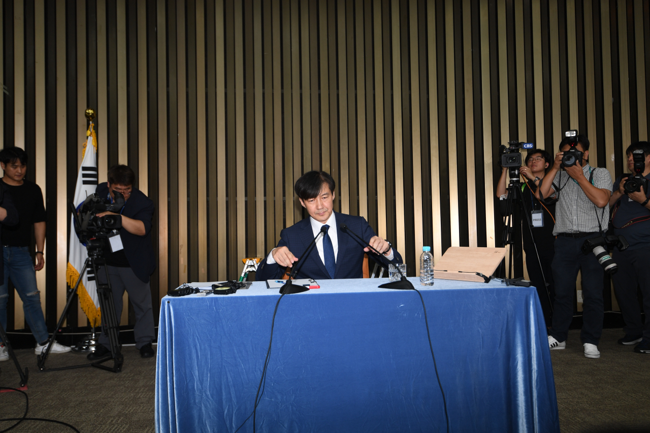 조국 법무부 장관 후보자가 2일 오후 국회에서 기자간담회를 하고 있다.[연합]