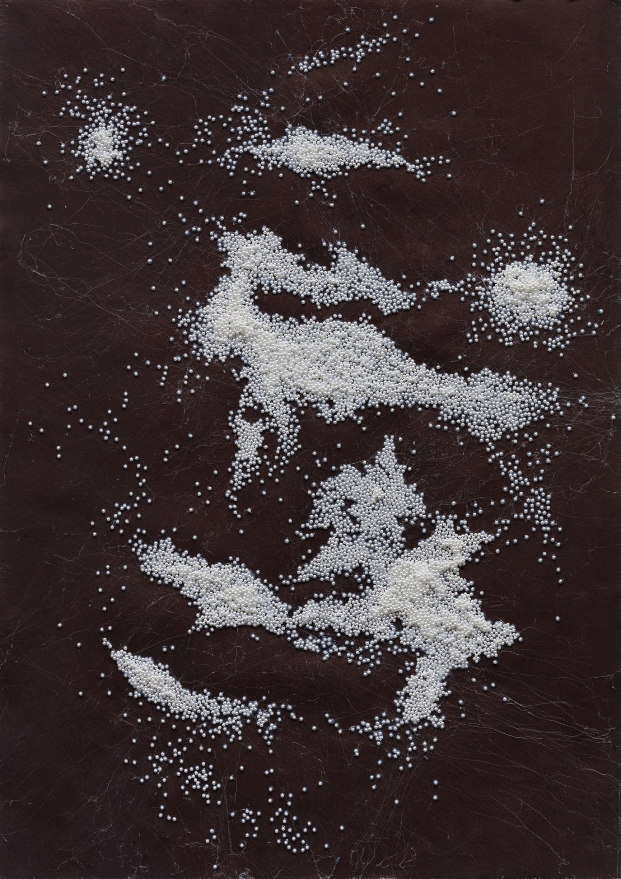 고산금, Memory Board 4, 2019, 4mm artificial pearl beads, adhesive, ballpoint pen on paper, 114X83cm, framed [사진제공=갤러리바톤]