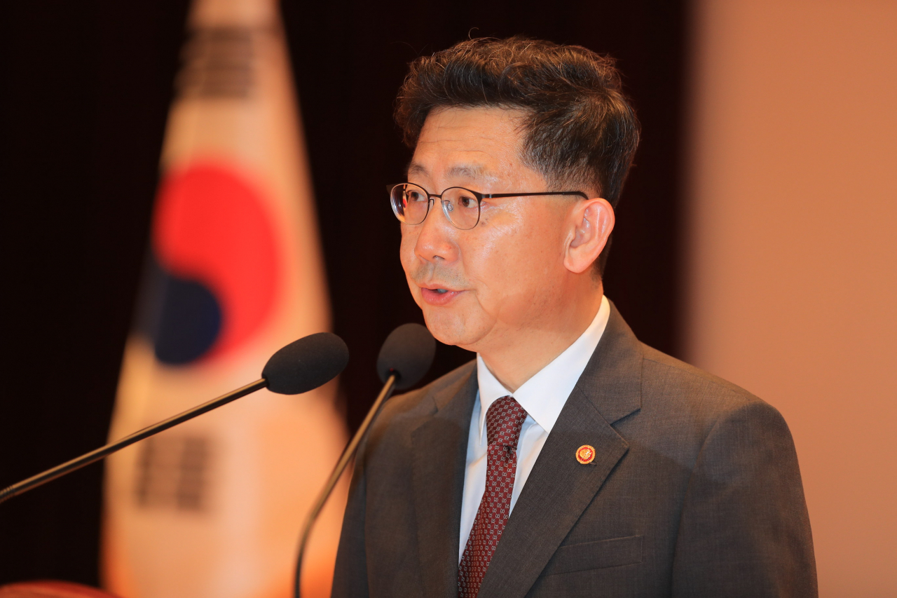 김현수 제65대 농림축산식품부 장관이 3일 정부세종청사에서 열린 취임식에서 취임사를 하고 있다. ［농림축산식품부 제공］