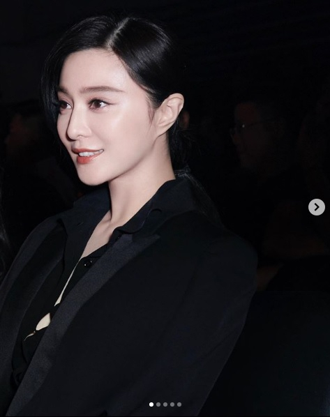 거액의 탈세 혐의로 중국 당국으로부터 조사를 받았던 배우 판빙빙이 자신의 사생활에 대해 루머를 유포한 웨이보 운영자를 상대로 낸 소송에서 승소해 화제다. [판빙빙 인스타그램 캡처]