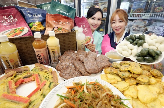 최근 맞벌이 가구와 1~2인 가구가 늘면서 추석상도 이젠 간편식으로 올리는 가정이 늘고 있다. [이마트]