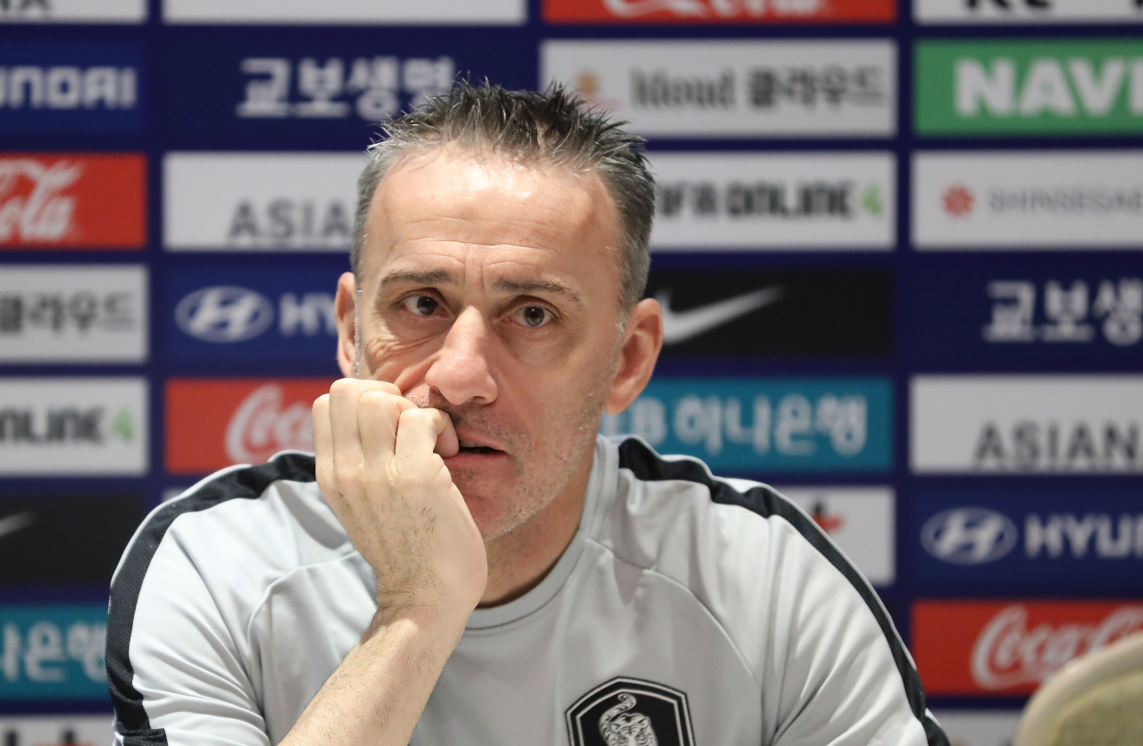 축구 국가대표팀 파울루 벤투 감독이 4일 오후(한국시간) 터키 이스탄불 윈드햄 호텔에서 경기 전 기자회견을 하고 있다. 벤투 감독이 이끄는 대표팀은 한국시간으로 5일 오후 10시 30분 이스탄불에서 조지아와 평가전을 치른다. [연합]