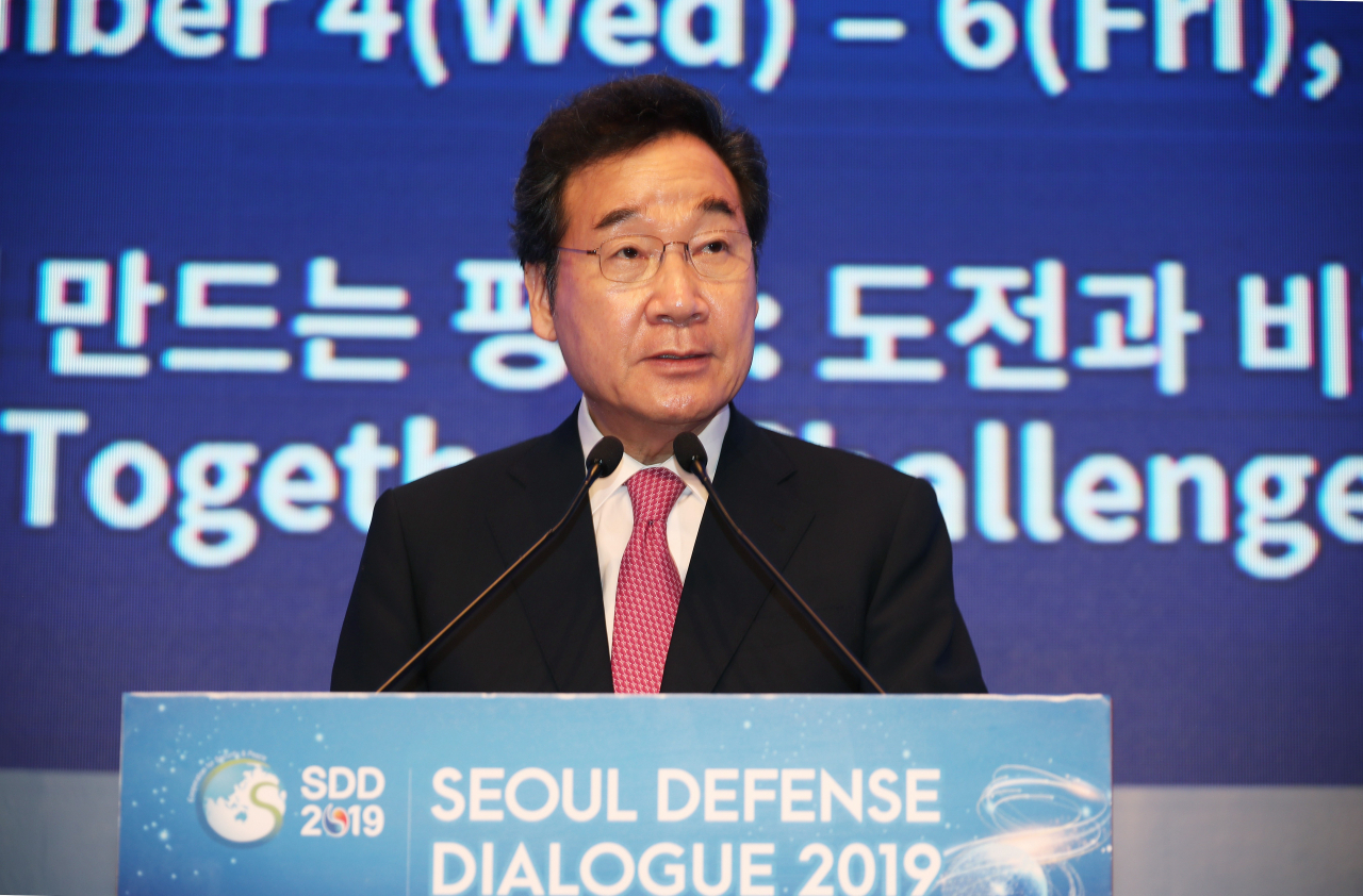 이낙연 국무총리가 5일 오전 서울 롯데호텔에서 열린 서울안보대화 개회식에서 연설하고 있다. ［연합］