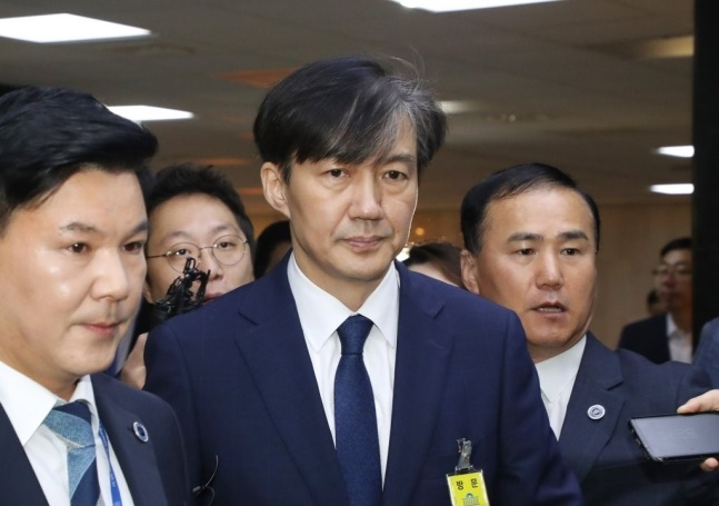 조국 법무부장관 후보자가 6일 국회 인사청문회에 출석하고 있다. [연합]