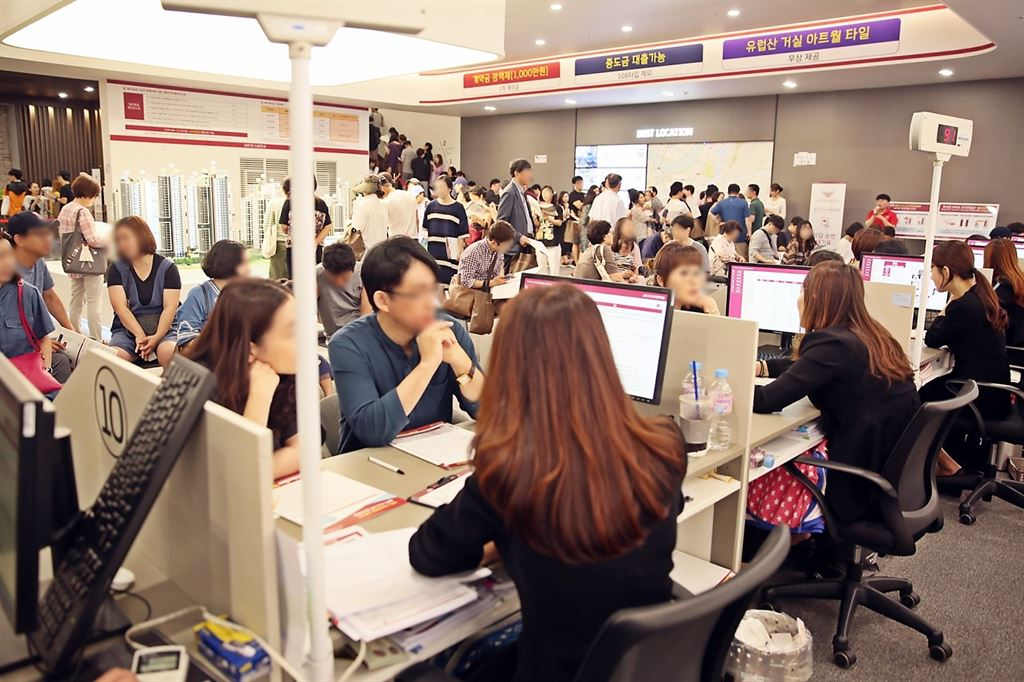 서울 송파 시그니처 롯데캐슬은 지난 4일 특별공급 청약접수 결과 신혼부부 특별공급에서 최고 100대1의 경쟁률을 기록했다. [롯데건설 제공]