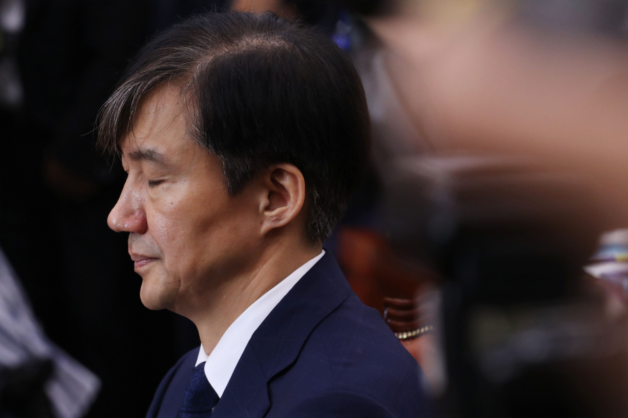 조국 법무부 장관 후보자가 6일 오전 서울 여의도 국회에서 열린 인사청문회에서 청문회준비를하고 있다. 정희조 기자/checho@heraldcorp.com