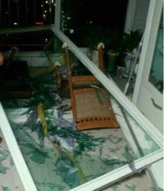 태풍에 의해 유리창이 박살난 광경 [헤럴드DB]