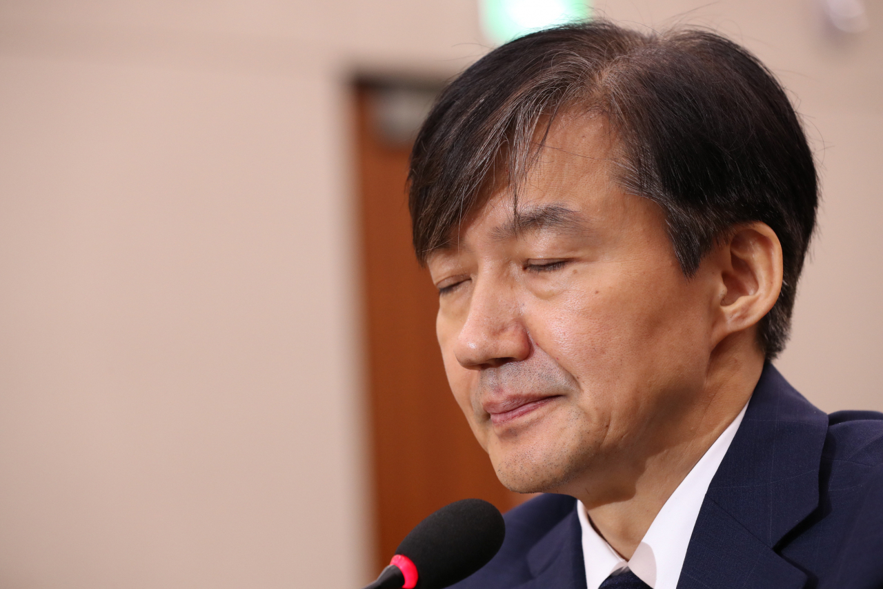 조국 법무부 장관 후보자가 6일 오후 서울 여의도 국회에서 인사청문회 종료를 앞두고 소회를 밝히던 중 눈을 감고 있다. [연합]