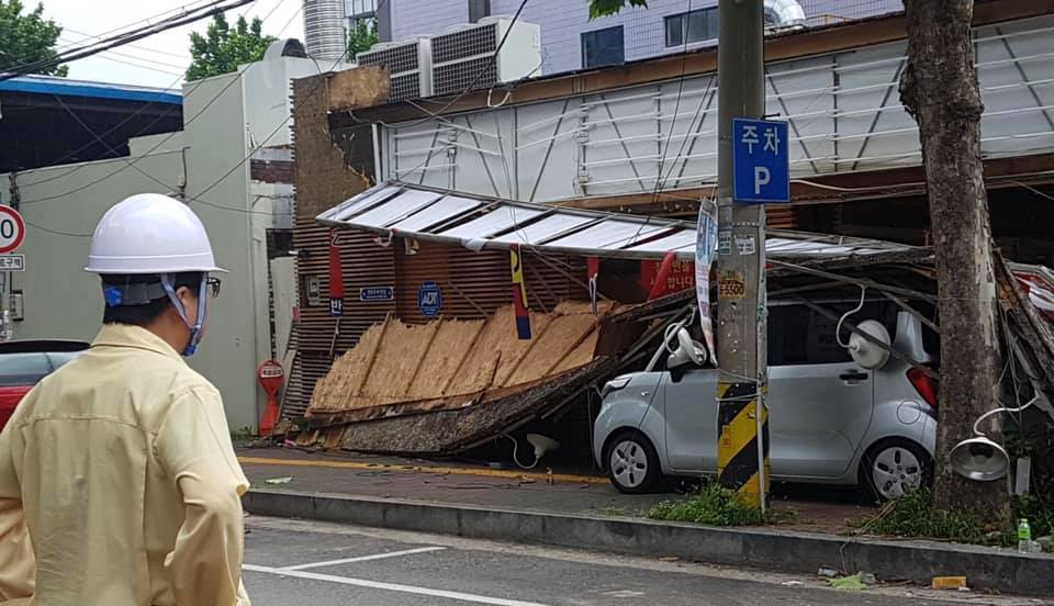 염태영 수원시장이 링링 피해현장을 점검하고있다.[염시장 페북 캡처]