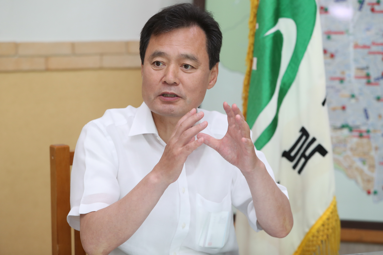박겸수 강북구청장은 슬로건으로 내건 ‘역사문화관광 도시 강북구’ 조성이 마무리 단계에 접어들면서 지역의 변화를 이끌고 있다고 설멸했다.