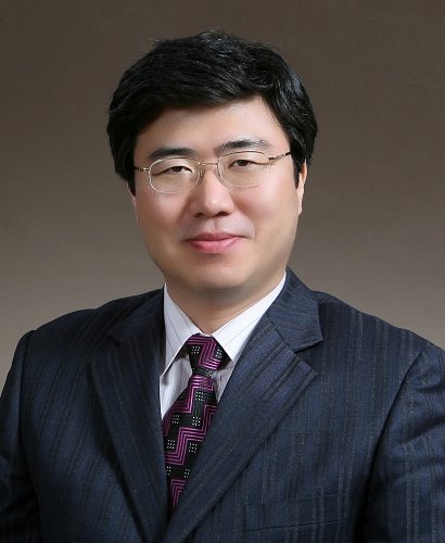 사진설명 - 육효창 부총장