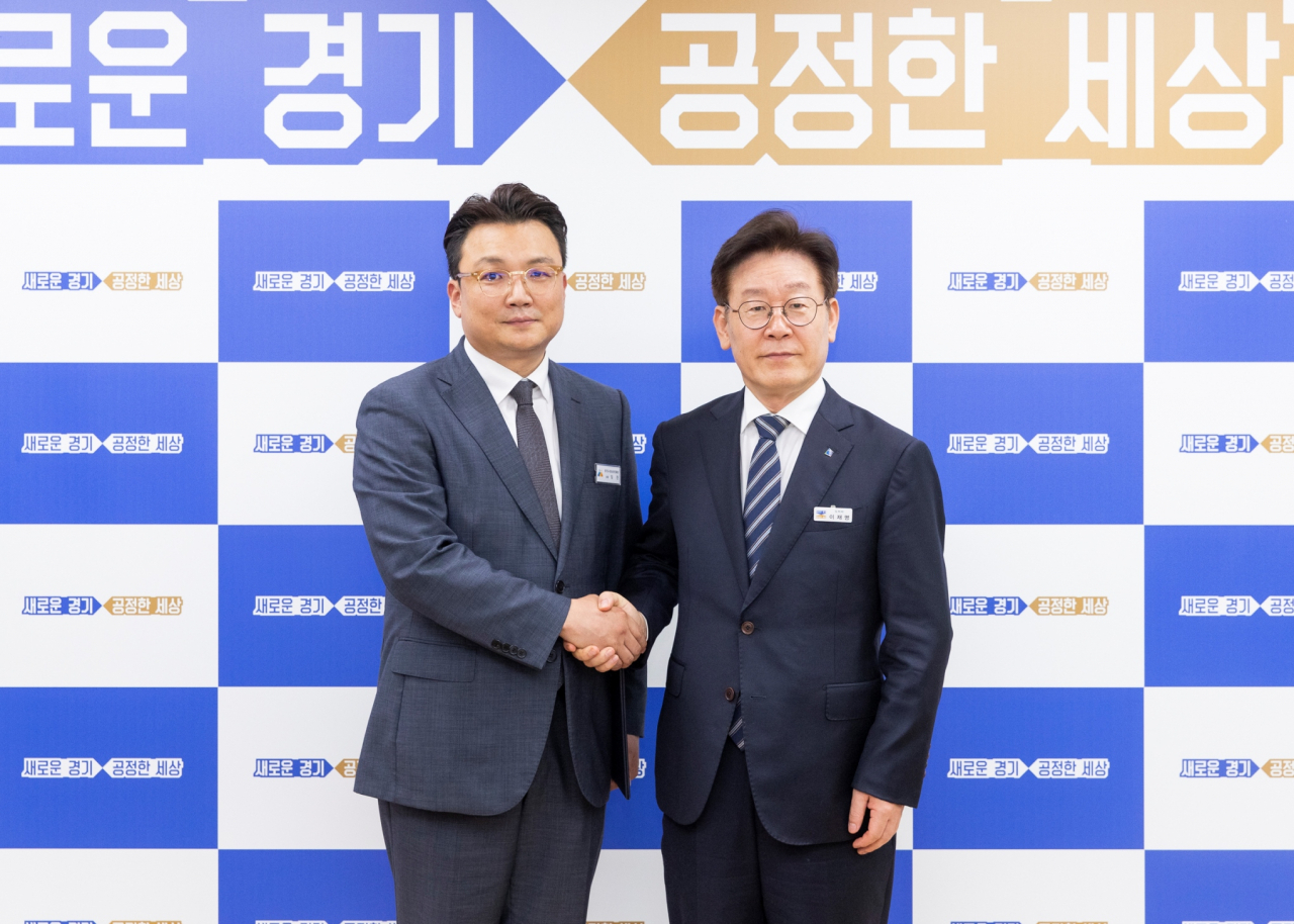 임진 원장(왼쪽)