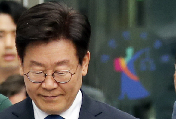 항소심 선고공판에서 벌금 300만원을 선고받은 이재명 경기도지사가 판결에 불복, 11일 상고했다. [연합]