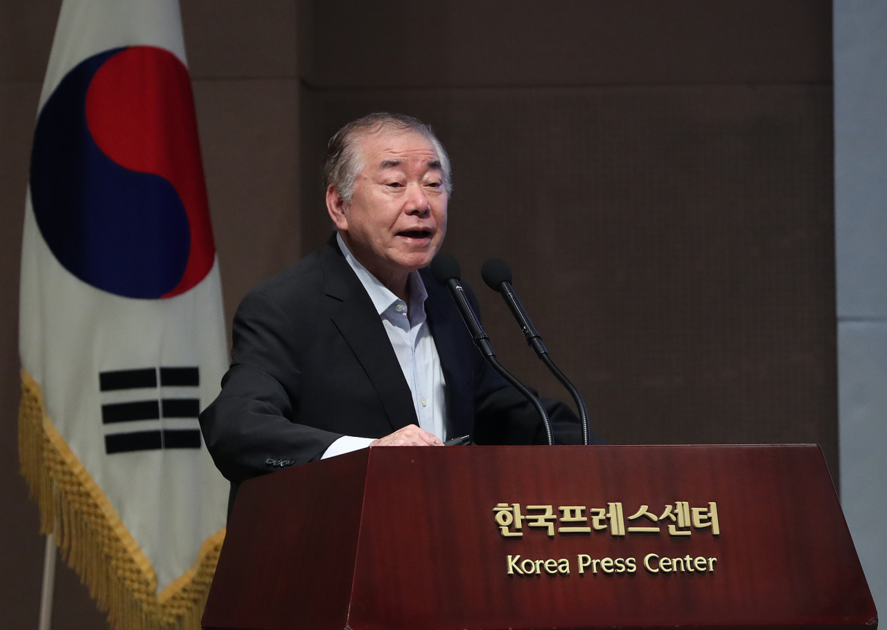 문정인 대통령 통일외교안보특보가 지난10일 오전 서울 중구 한국프레스센터에서 열린 '민화협-연세대 김대중 도서관 2019 민족화해 국제심포지엄'에 참석,기조연설을 하고 있다. [연합]