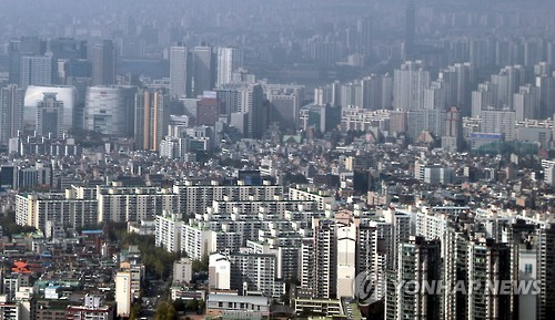 지난 9일 조사 기준 이번 주 서울 아파트값은 지난주 대비 0.03% 올랐다. [연합뉴스]