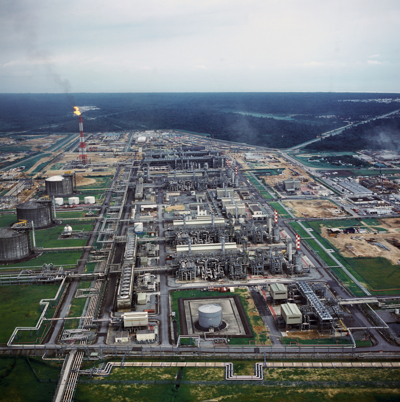 나이지리아 보니 LNG Plant 1호기~6호기 전경.[대우건설 제공]