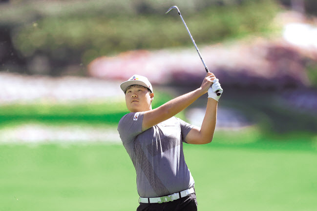 아시아 선수 최초로 PGA투어 신인왕에 오른 임성재가 2019~2020 시즌 개막전에서 19위로 대회를 마쳤다. [연합]