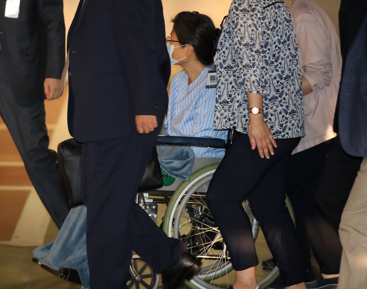 Park photographed at a Seoul hospital Monday. (Yonhap)