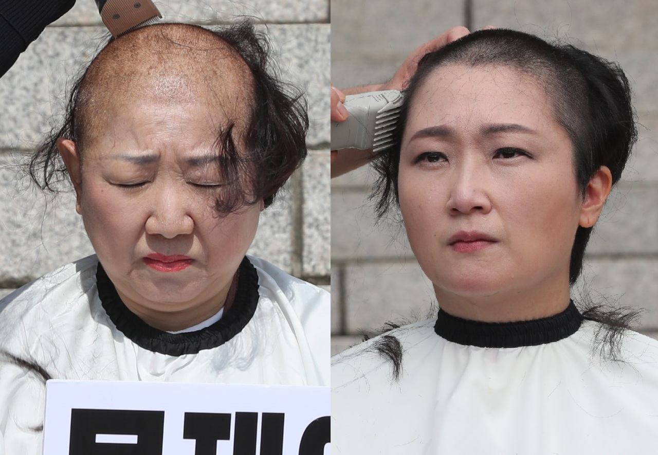 Liberty Korea Party Rep. Park In-sook (left) and independent lawmaker Rep. Lee Un-ju (Yonhap)