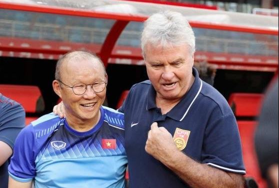 '쌀딩크' 박항서 감독, 거스 히딩크 감독(오른쪽)의 조우
(베트남축구협회 홈페이지 캡처)