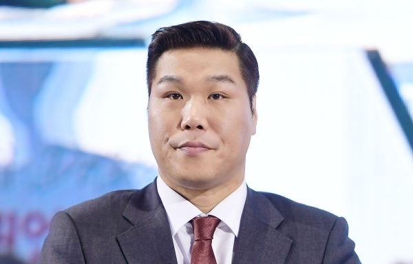 농구선수 출신 방송인으로 전향한 서장훈이 400억원대 빌딩부자로 소개되면서 그의 재테크 노하우가 화제다. [OSEN]