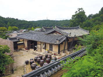 무섬마을에 처음 터를 잡은 반남박씨 박수의 가옥 만죽재.