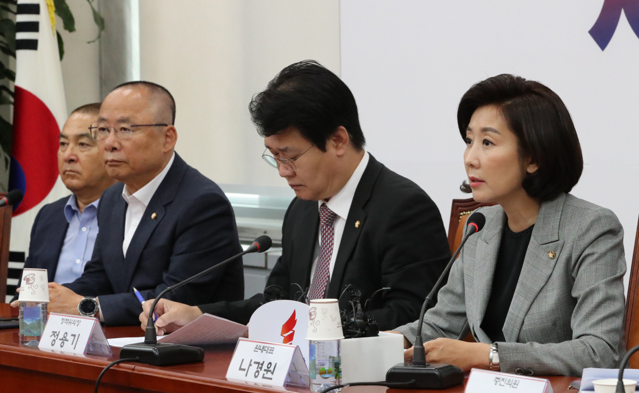 나경원 자유한국당 원내대표가 25일 오전 국회에서 열린 원내대표-중진의원 회의에서 발언하고 있다. [연합]
