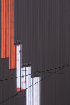 정혜련, Landscape of -1, 2019, led, controller, stainless steel, Installation View  [표갤러리 제공]
