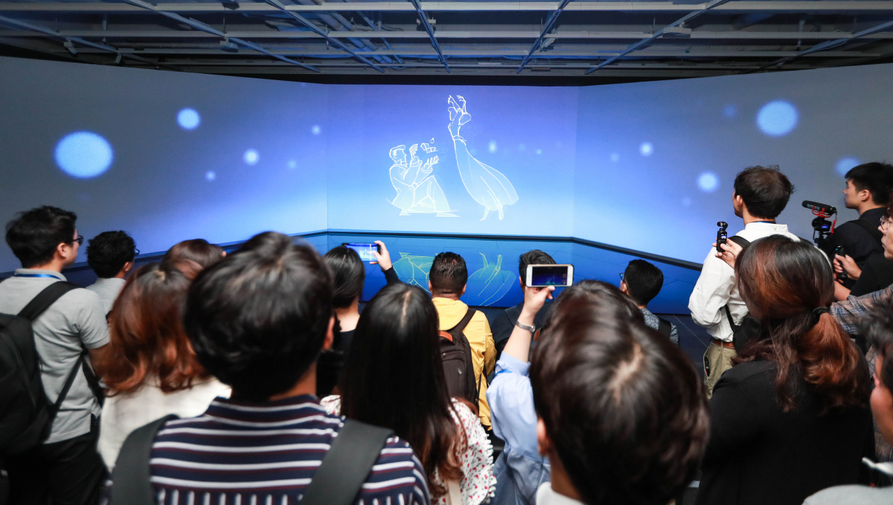 아우디폭스바겐코리아가 9월 26일부터 10월 13일까지 혜화동에 위치한 JCC 아트센터에서 미래 모빌리티가 가져올 삶의 변화를 주제로 한 전시 ‘새로운 시작 너 넥스트 챕터’를 개최한다. [아우디폭스바겐코리아 제공]