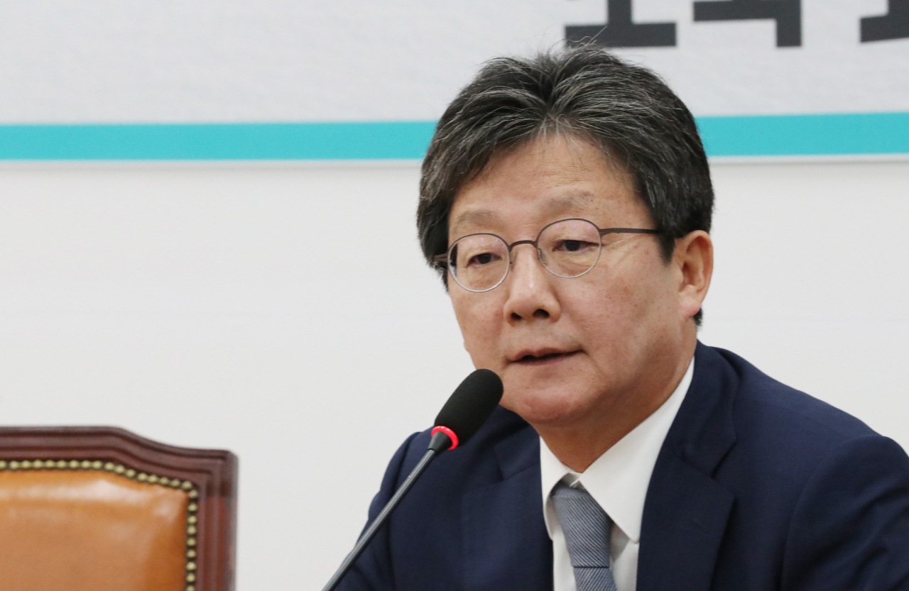 유승민 바른미래당 의원이 30일 국회에서 기자간담회를 하고 있다. [연합]