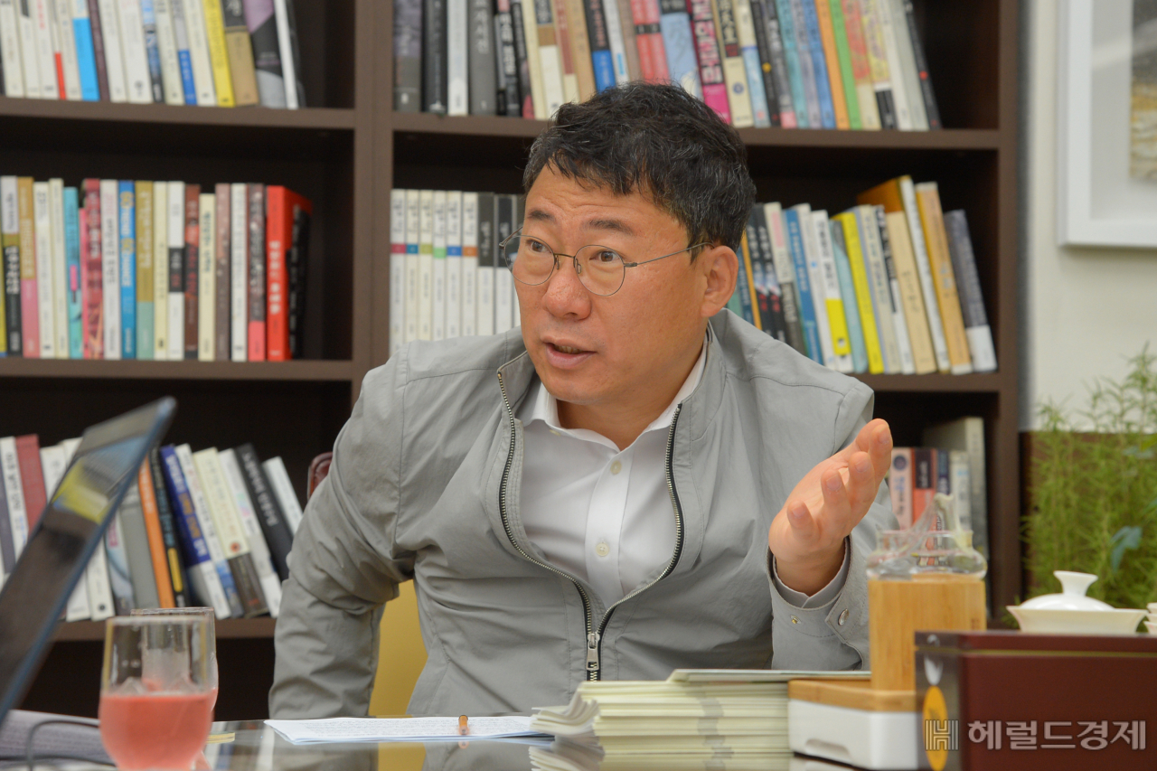 “어르신, 영유아, 여성, 장애인 등 4대 취약계층에 대한 복지는 저울질의 대상이 되어선 안됩니다.” 서양호 구청장은 어르신 공로수당 지급을 ‘현금복지’라는 표현이나 선심성 정책으로 몰아가지 말아달라고 했다. [중구 제공]
