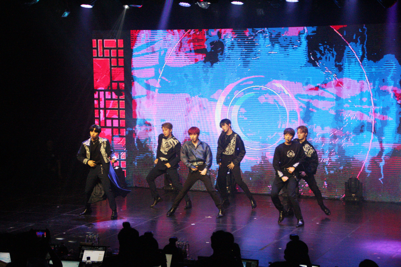 Oneus performs “Lit” at a media showcase. (RBW Entertainment)