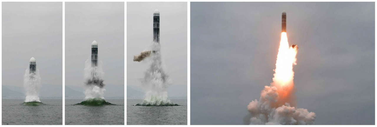 북한이 2일 강원도 원산 북동쪽 해상에서 시험발사한 신형 잠수함발사탄도미사일(SLBM) ‘북극성-3형’이 수면 위로 치솟은 뒤 점화되는 콜드런칭(발사 뒤 공중점화) 방식으로 발사되고 있다. [헤럴드DB]