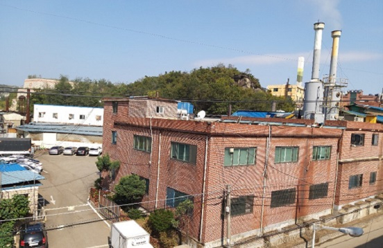 지난 4일 오후 경기도 포천시 신북면 신평염색단지 전경. 업체들은 평균가동률이 60%선으로 IMF 때보다 더 어렵다고 아우성이다.
