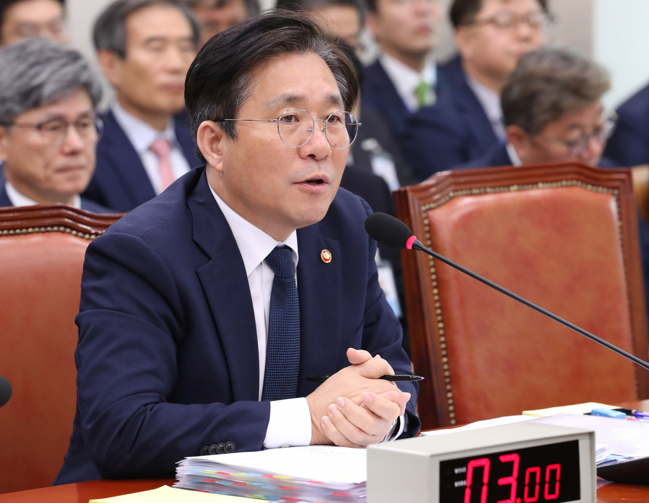 7일 오전 열린 국회 산업통상자원중소벤처기업위원회의 산업통상자원부 국정감사에서 성윤모 산업통상자원부 장관이 의원들의 질의에 답변하고 있다. [연합]