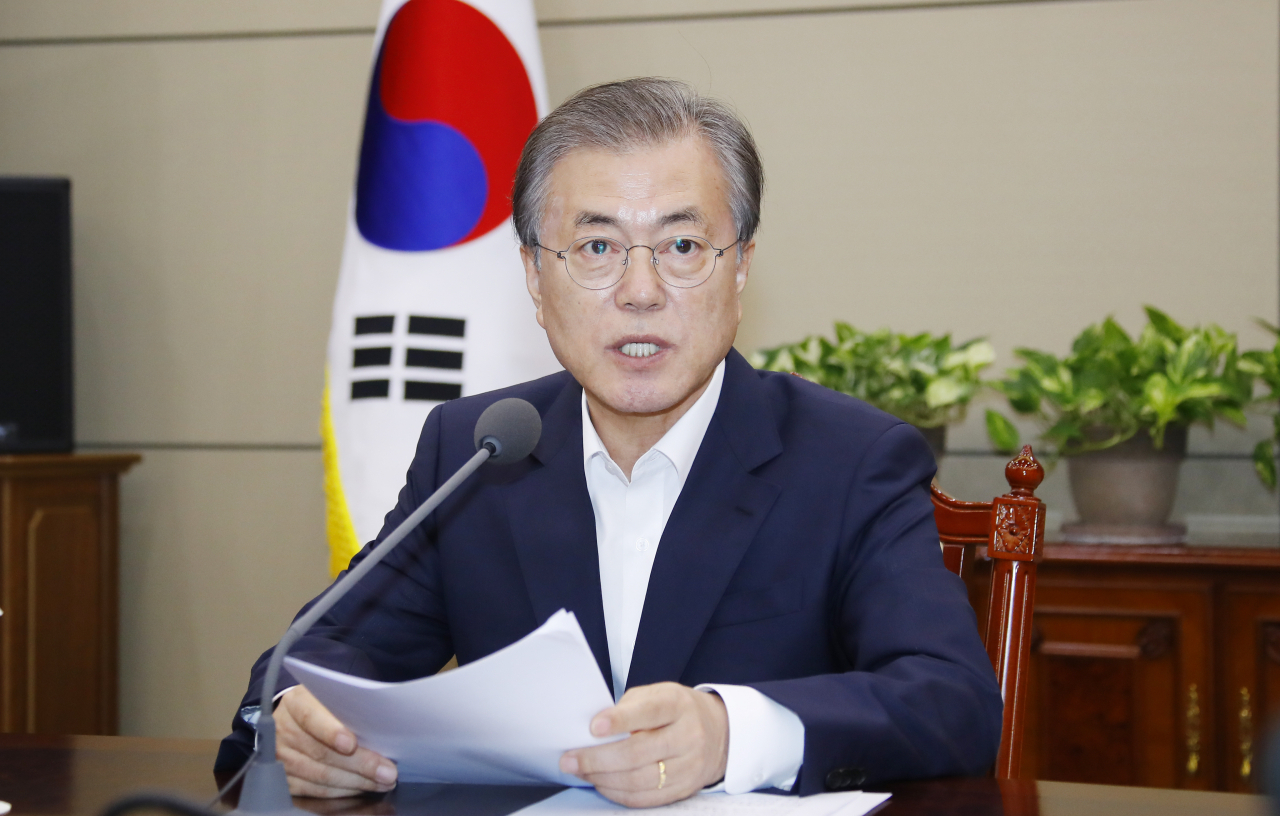 문재인 대통령이 7일 오후 청와대에서 열린 수석·보좌관회의에서 발언하고 있다. [연합]