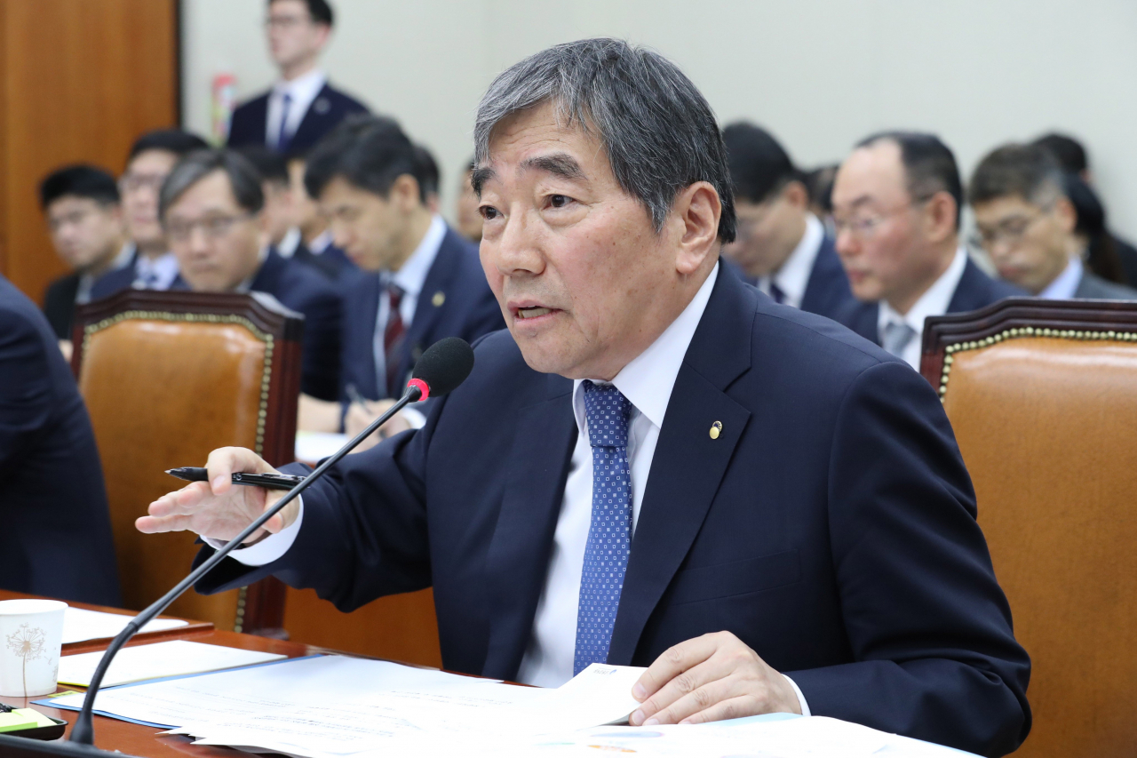 윤석헌 금융감독원장이 8일 국회 정무위원회 국정감사에서 답변하고 있다. [사진=연합뉴스]