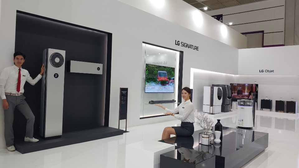 'KES 2019'에 전시된 초프리미엄 'LG 시그니처' 제품. [LG전자 제공]
