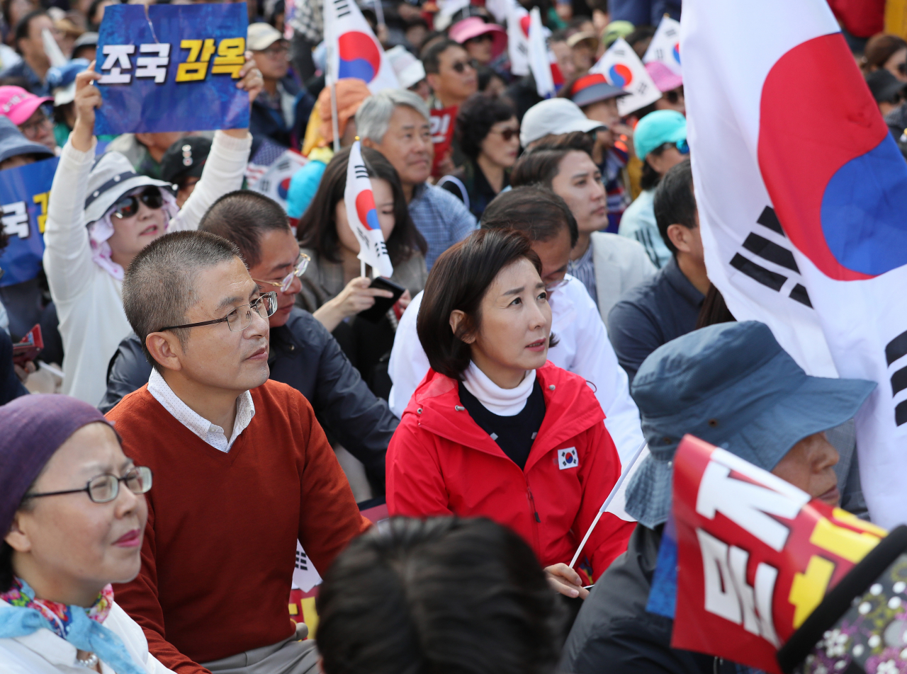 황교안 자유한국당 대표(왼쪽)와 나경원 원내대표. [연합뉴스]