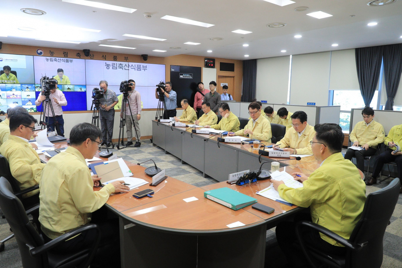 농림축산식품부 아프리카돼지열병(ASF) 일일 방역점검회의. [농림축산식품부 제공]