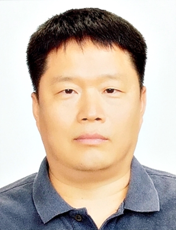 시각장애인 권익향상에 기여한 공로로 11일 서울특별시장 상을 받은 시각장애인 박웅대씨. [서울시 제공]