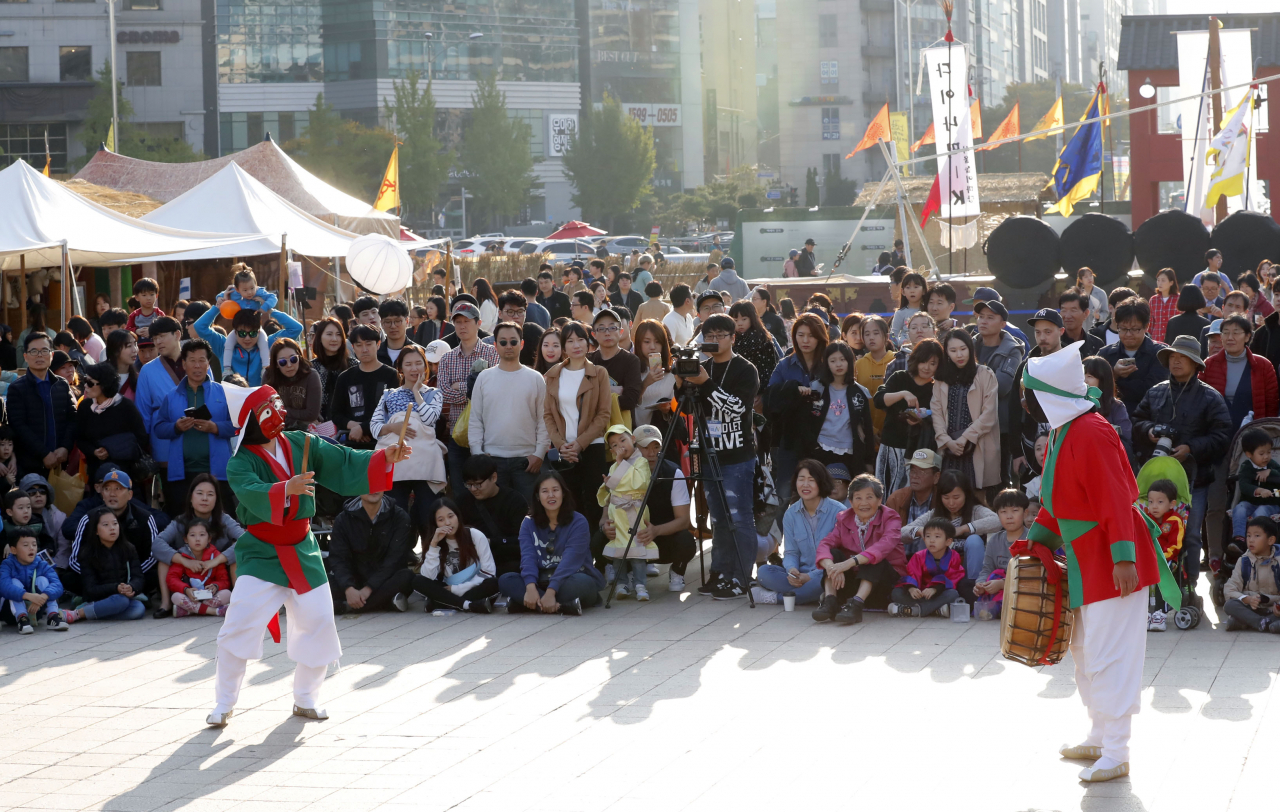 송파2동 ‘송파산대놀이 축제’에서 공연될 송파산대놀이 모습. [송파구 제공]