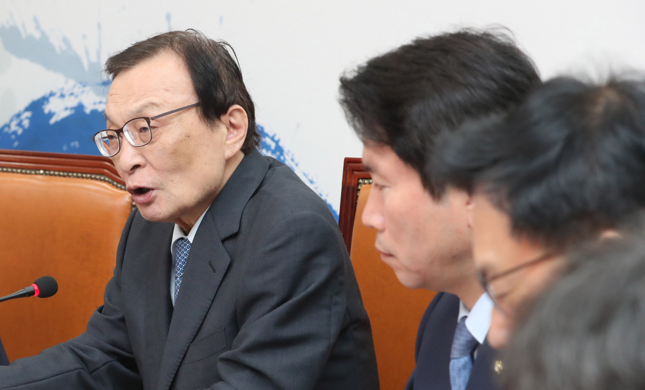 더불어민주당 이해찬 대표가 11일 오전 국회에서 열린 최고위원회의에서 발언하고 있다. 연합뉴스