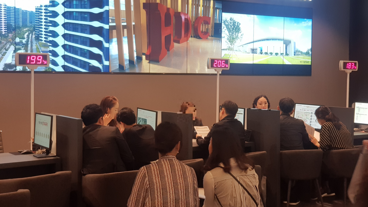 지난달 27일 서울 강남구 역삼동 ‘역삼 센트럴 아이파크’ 견본주택 내부 모습. [사진=양영경 기자/y2k@heralcorp.com]
