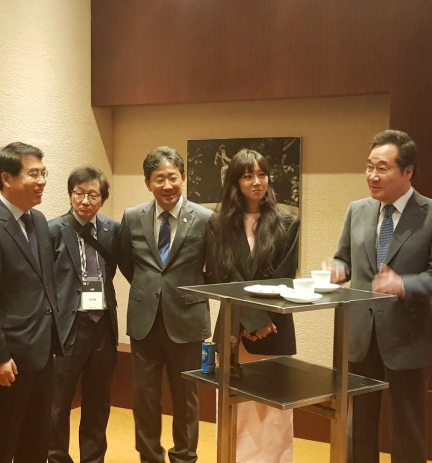 양기대 전 광명시장(왼쪽끝)과 이낙연 총리(오른쪽 끝).[양기대 페북캡처]