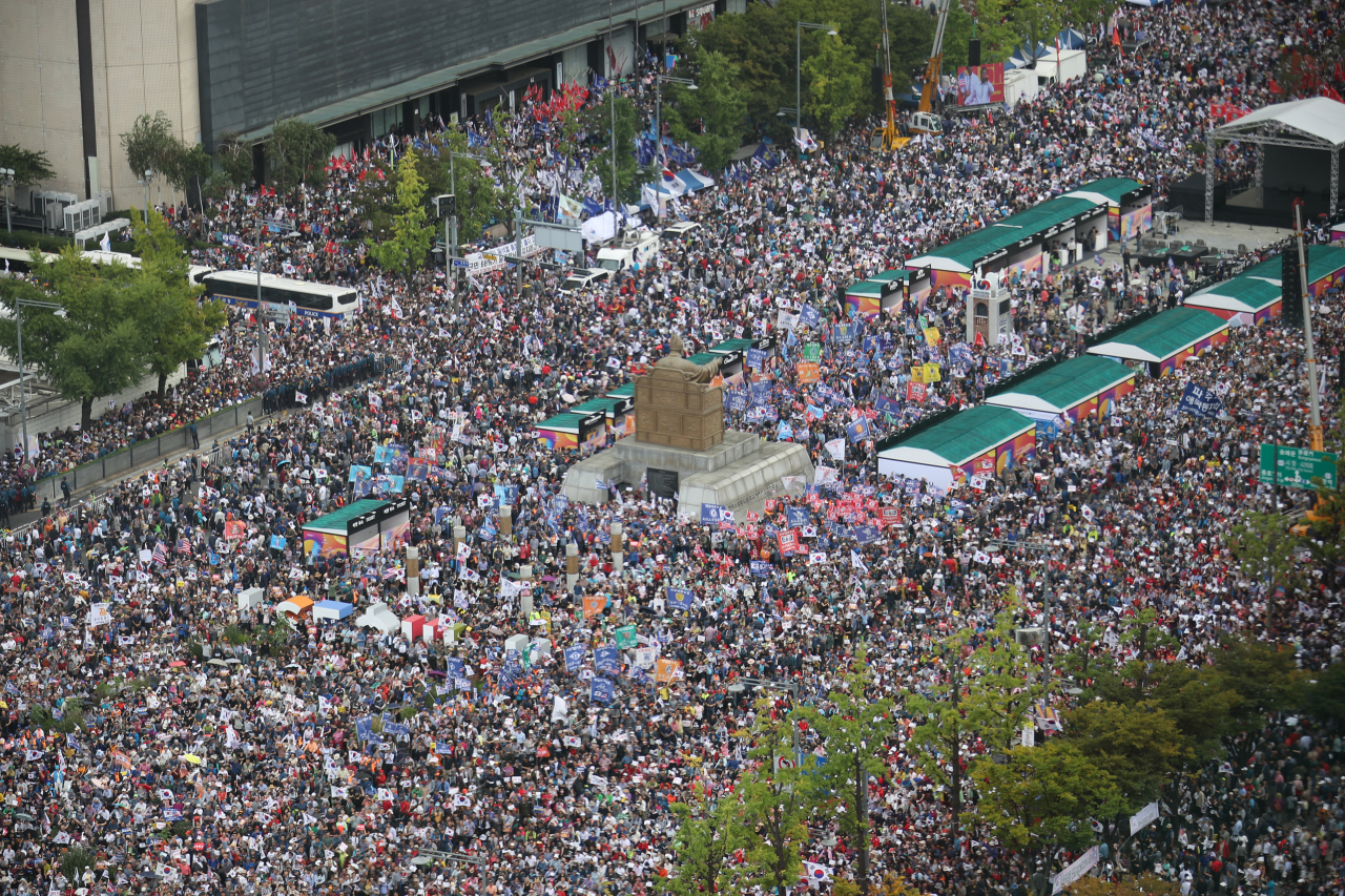 [단독] 서울시 2만·한국당 300만 말했지만…‘개천절 집회’, 탄핵정국 계산대로라면 53만명