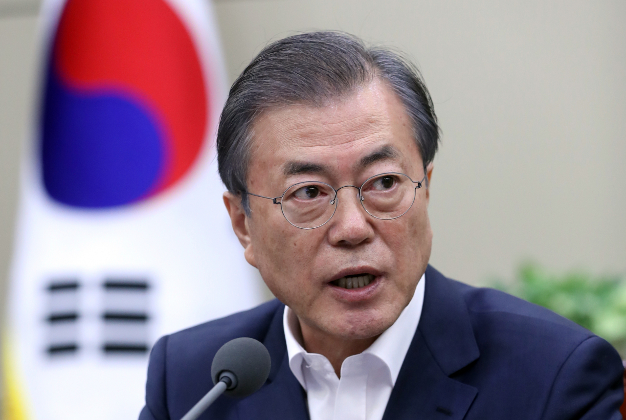 문재인 대통령이 지난 14일 청와대에서 열린 수석·보좌관 회의에서 발언하고 있다. [연합]