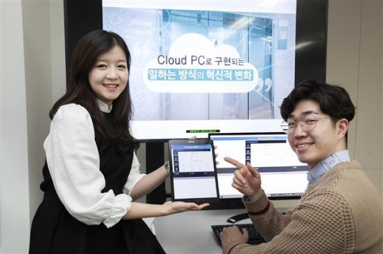 〈사진〉SK브로드밴드 모델이 지난 3월 클라우드 PC 서비스 출시를 알리는 모습 [SK브로드밴드 제공]