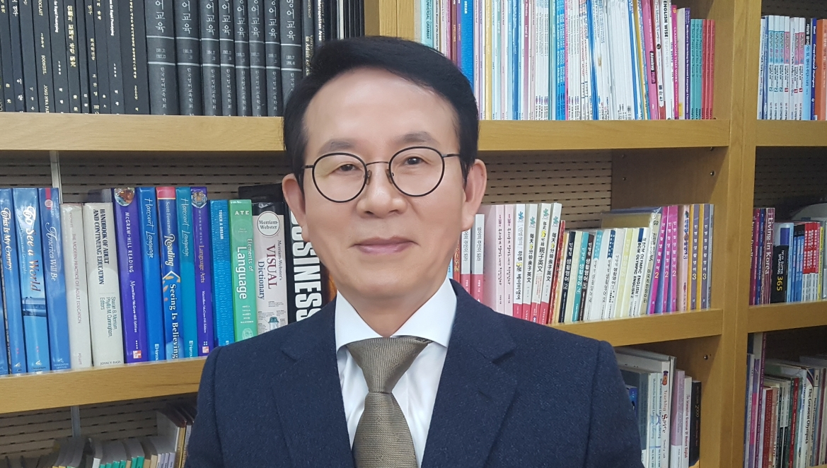 민병철 선플재단 이사장(한양대 특훈교수)