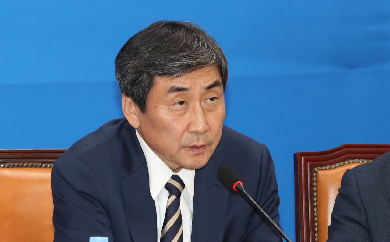 20일 국회에서 열린 더불어민주당 검찰개혁특별위원회에서 이종걸 공동위원장이 발언하고 있다.[연합뉴스]